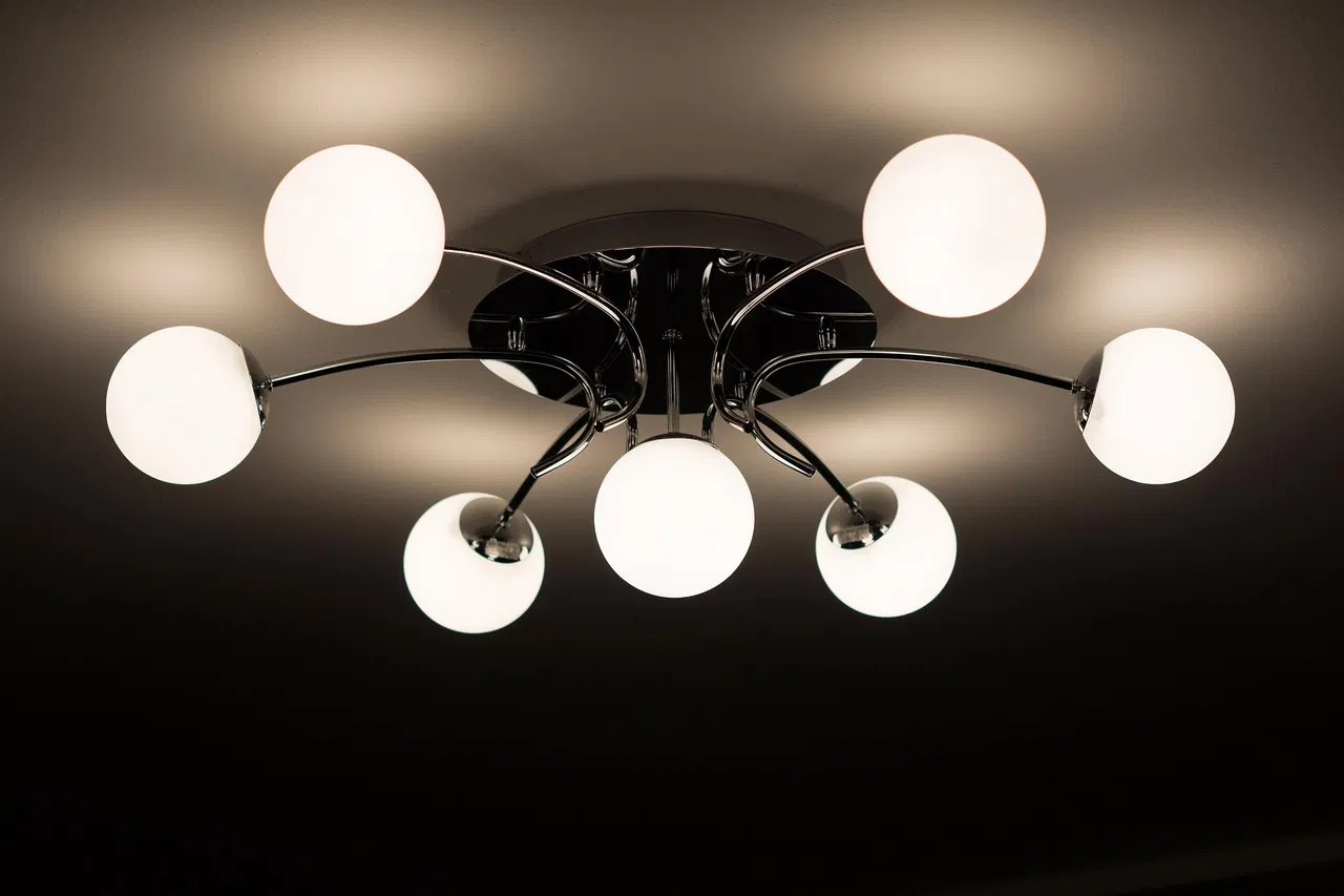 Intérieur peu lumineux ? Découvrez 4 astuces écologiques et faciles pour illuminer votre espace