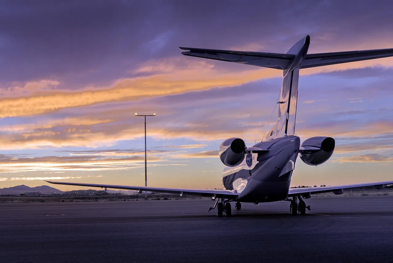Jets privés polluants : l’exode des ultra-riches cherchant à fuir le tumulte de Dubaï