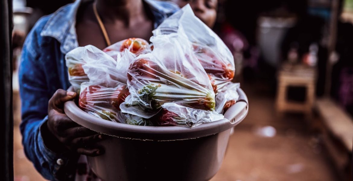 découvrez comment la dynamique de l'économie locale influence la vie quotidienne. explorez les avantages des commerces de proximité, des producteurs locaux et l'impact positif sur votre communauté. plongez dans les enjeux et les opportunités d'une économie durable et solidaire.