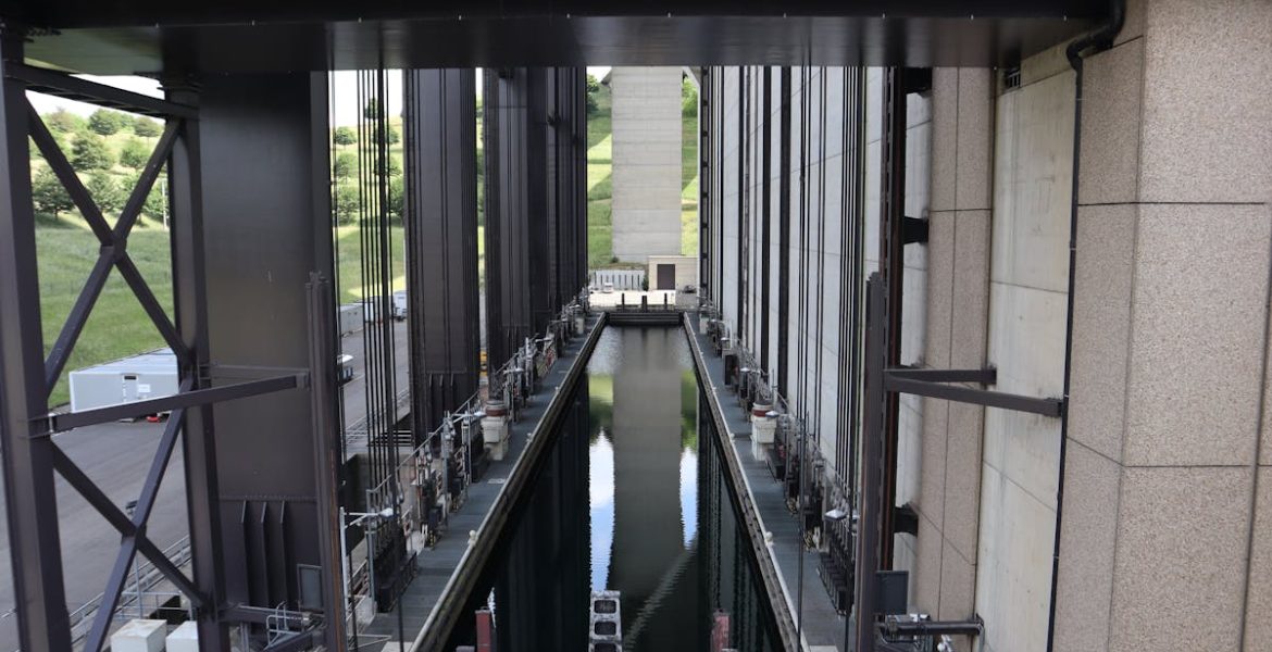 découvrez des stratégies innovantes et durables pour la gestion de l'eau. optimisez l'utilisation de cette ressource précieuse et contribuez à la préservation de l'environnement grâce à des pratiques efficaces de gestion de l'eau.