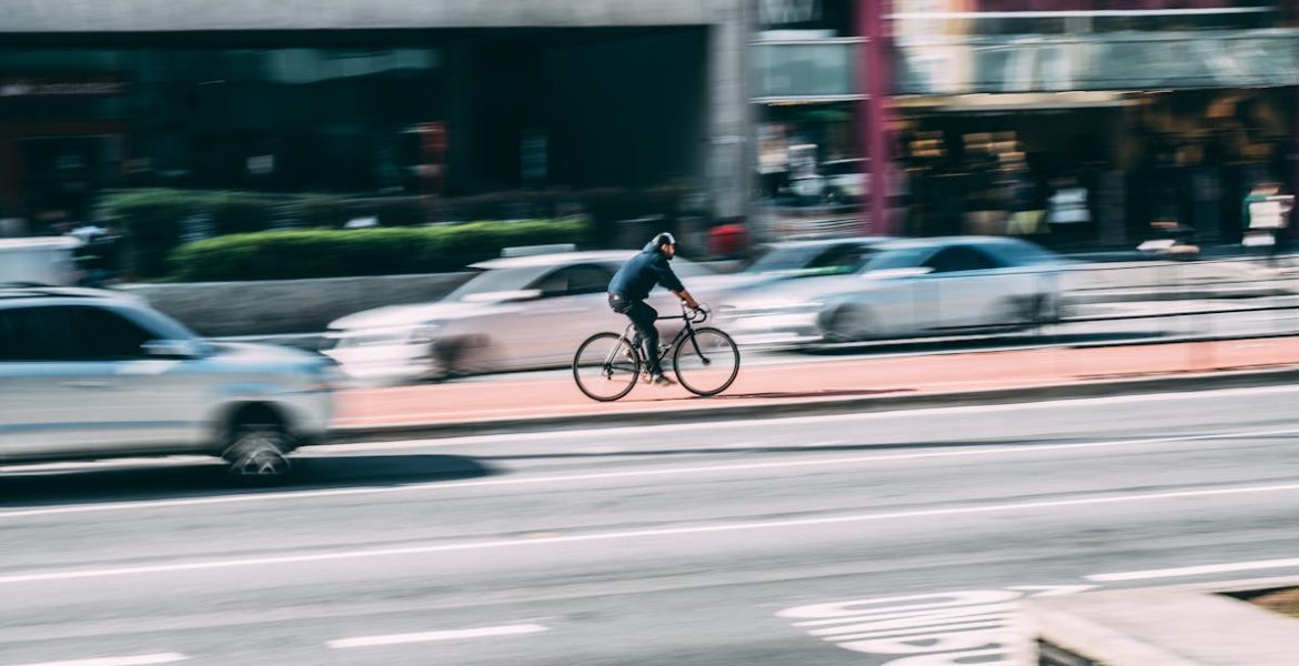 découvrez les solutions de mobilité durable qui transforment nos villes et améliorent notre qualité de vie. explorez les modes de transport écologiques, les innovations technologiques et les initiatives favorisant un avenir respectueux de l'environnement.
