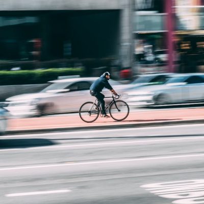découvrez les solutions de mobilité durable qui transforment nos villes et améliorent notre qualité de vie. explorez les modes de transport écologiques, les innovations technologiques et les initiatives favorisant un avenir respectueux de l'environnement.
