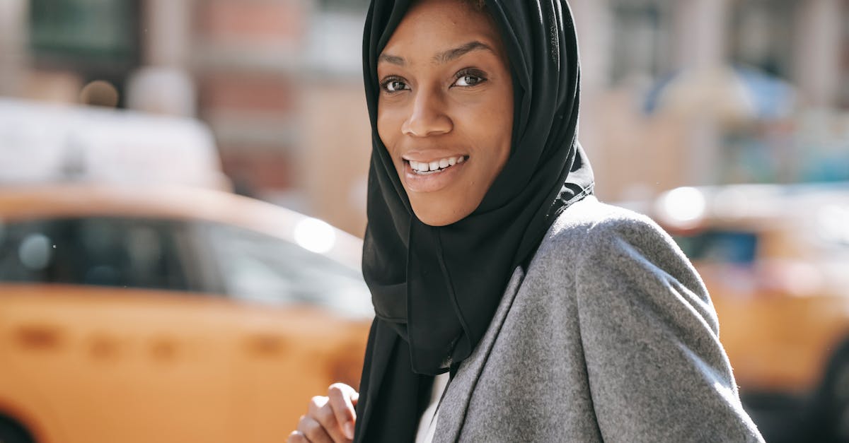 découvrez comment promouvoir l'inclusion sociale pour bâtir des communautés plus solidaires et équitables. explorez des stratégies, des initiatives et des ressources visant à intégrer tous les individus, quels que soient leur âge, leur sexe ou leur origine, dans la vie sociale et économique.