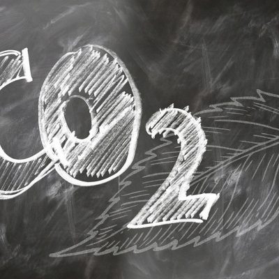 découvrez l'empreinte carbone, un indicateur essentiel pour évaluer l'impact environnemental de nos activités quotidiennes. apprenez comment réduire vos émissions de co2 et contribuer à un avenir plus durable.