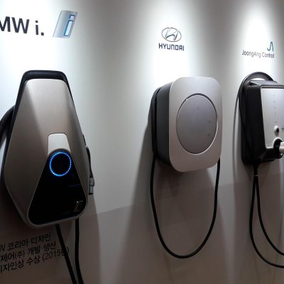 découvrez tout sur les voitures électriques : avantages, technologies, autonomie, modèles disponibles et conseils pour une mobilité plus écologique et économique.