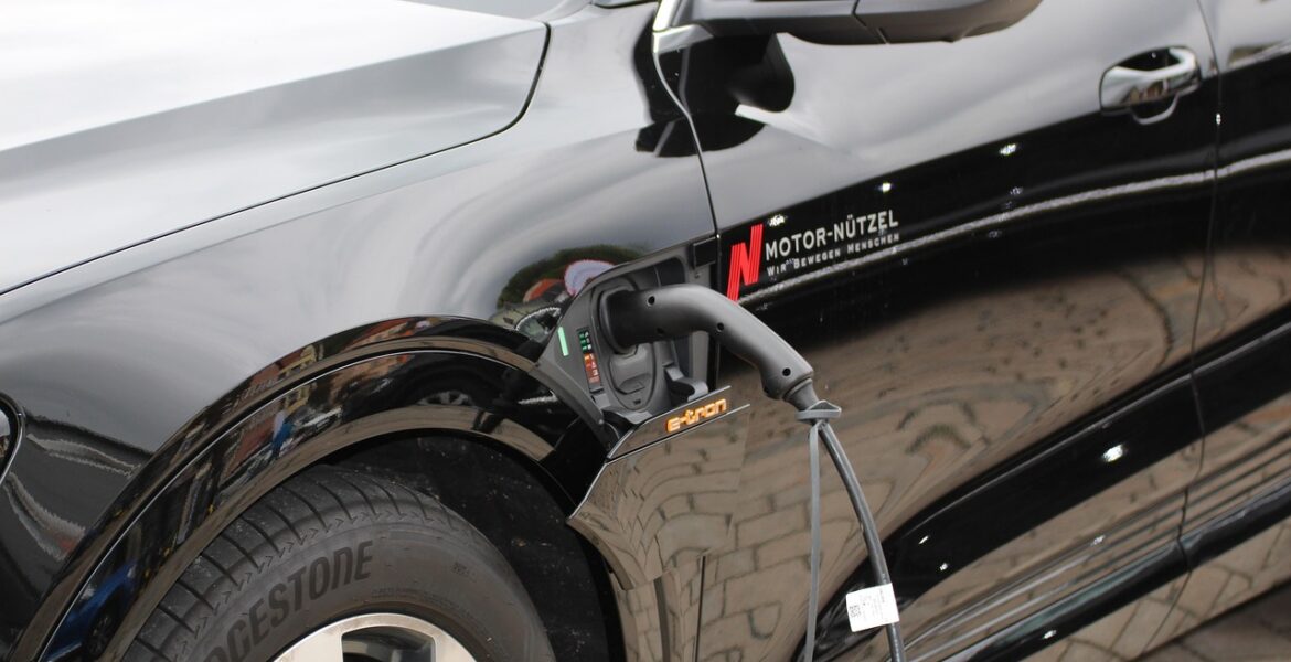 découvrez l'impact environnemental des voitures électriques, leurs avantages écologiques, et comment elles contribuent à un avenir plus durable.