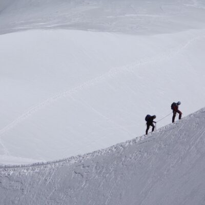 découvrez les alpes, une majestueuse chaîne de montagnes offrant des paysages époustouflants, des activités de plein air variées et une richesse culturelle unique.