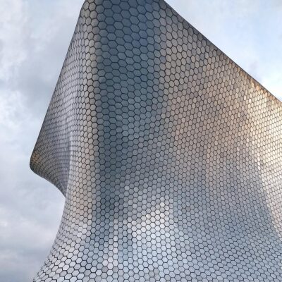 découvrez les bases essentielles et les fondations solides pour construire un projet réussi, que ce soit en construction, en informatique ou en développement personnel.