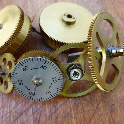 découvrez l'histoire fascinante de l'horlogerie au musée de l'horlogerie, où tradition et innovation se rencontrent pour célébrer l'art du temps.